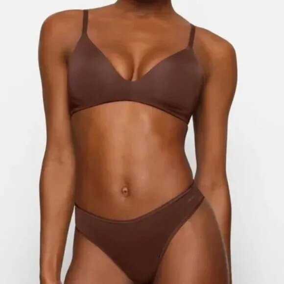 NWT SKIMS Wireless Brown Push-up T Shirt Demi Bra Size 34DDD - Picture 1 of 13